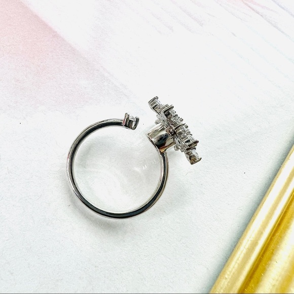 Snowflake Fancy Fidget Spinner Crystal CZ Rotating Silver Ring Resizable - Picture 3 of 5